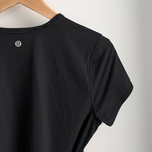 lululemon all it takes back-twist short sleeve - Picture 7 of 14